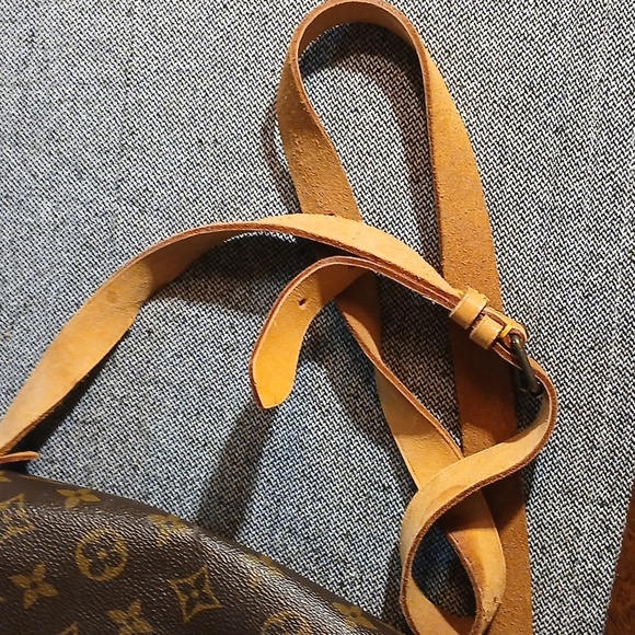 Louis Vuitton Monogram Crossbody Bag - Picture 8 of 14